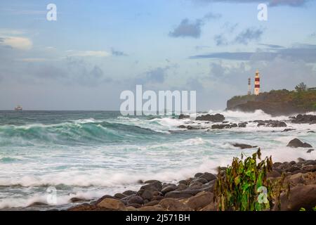 Il Faro di Albion, altrimenti conosciuto come il Faro di Pointe aux Caves durante il ciclone tropicale, Batsiri nell'isola di Mauritius. Foto Stock