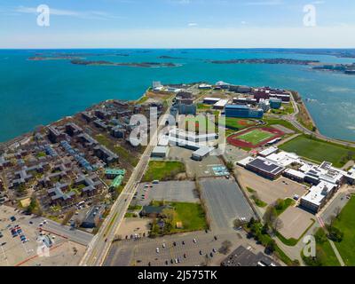 Vista aerea del campus della University of Massachusetts (UMass) di Boston a Dorchester, Boston, Massachusetts ma, USA. Foto Stock