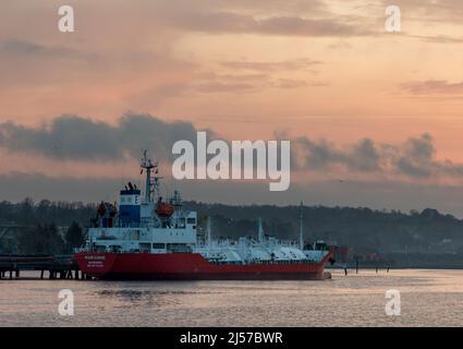 Tivoli, Cork, Irlanda. 21st aprile 2022 Tanker Marianne carica gas di petrolio liquefatto presso la base petrolifera nazionale di Tivoli, Cork, Irlanda. - Credit; David Creedon / Alamy Live News Foto Stock