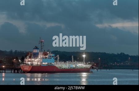 Tivoli, Cork, Irlanda. 21st aprile 2022 Tanker Marianne carica gas di petrolio liquefatto presso la base petrolifera nazionale di Tivoli, Cork, Irlanda. - Credit; David Creedon / Alamy Live News Foto Stock