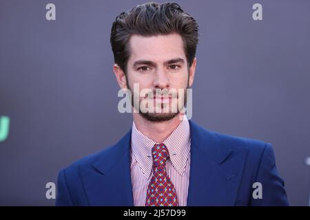 HOLLYWOOD, LOS ANGELES, CALIFORNIA, USA - APRILE 20: L'attore inglese-americano Andrew Garfield arriva al Los Angeles Premiere di FX 'Under the Banner of Heaven' tenuto presso l'Hollywood Athletic Club il 20 Aprile 2022 a Hollywood, Los Angeles, California, Stati Uniti. (Foto di Xavier Collin/Image Press Agency) Foto Stock