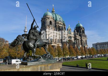 Amazzonia a cavallo, Cattedrale di Berlino, Lustgarten, Mitte, Berlino, Germania Foto Stock