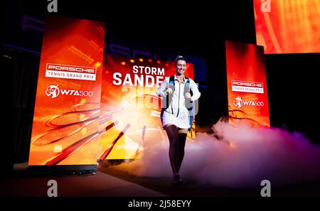 Stoccarda, Germania, 20/04/2022, Storm Sanders of Australia prima del primo round contro Emma Raducanu di Gran Bretagna al torneo di tennis Porsche Tennis Grand Prix WTA 500 del 20 aprile 2022 2022 alla Porsche Arena di Stoccarda, Germania - Foto: Rob Prange/DPPI/LiveMedia Foto Stock