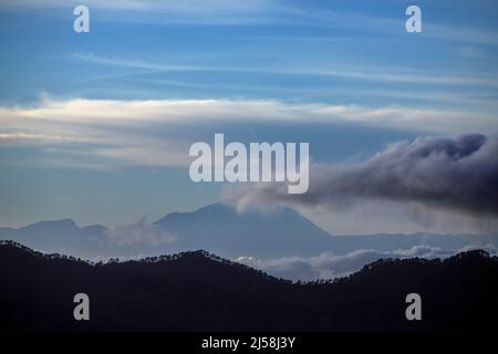 el teide nelle nuvole tenerife Foto Stock