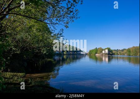 Paesaggio primaverile sulle rive del fiume Saône intorno a Ile Barbe nel dipartimento di Rhône Foto Stock