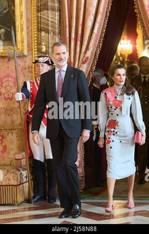 Madrid, Madrid, Spagna: 21 aprile 2022, Madrid, Madrid, Spagna. 21st Apr 2022. Re Felipe VI di Spagna, Regina Letizia di Spagna partecipa a un pranzo per i membri del mondo della Letteratura al Palazzo reale il 21 aprile 2022 a Madrid, Spagna (Credit Image: © Jack Abuin/ZUMA Press Wire) Foto Stock