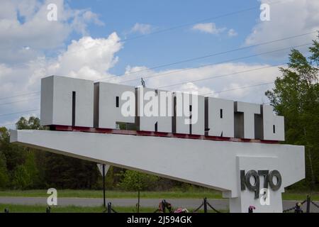 Pripyat, Ucraina - Maggio 11th 2019: Cartello d'ingresso alla città abbandonata di Pripyat vicino a Chernobyl. Foto Stock