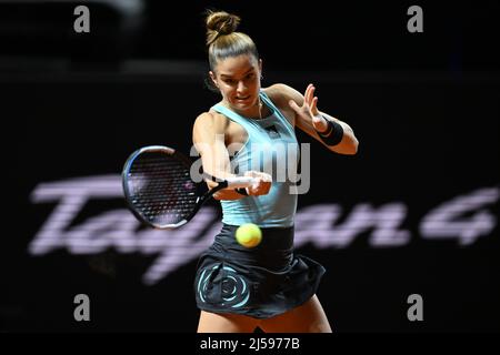 Stoccarda, Germania. 21st Apr 2022. Tennis: WTA Tour - Stuttgart, Singles, Women, Round of 16. Sakkari (Grecia) - Siegemund (Germania). Maria Sakkari in azione. Credit: Christian Kaspar-Bartke/dpa/Alamy Live News Foto Stock