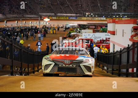 Bristol, TN, Stati Uniti. 17th Apr 2022. Kyle Busch vince la Food City Dirt Race al Bristol Motor Speedway di Bristol, Tennessee. (Credit Image: © Walter G. Arce Sr./ZUMA Press Wire) Foto Stock