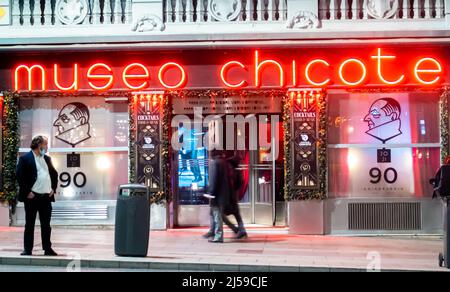 Bar Museo Chicote a Madrid, Spagna. Cocktail e spuntini da bar in un iconico bar 1930s con spettacoli di musica dal vivo. Foto Stock
