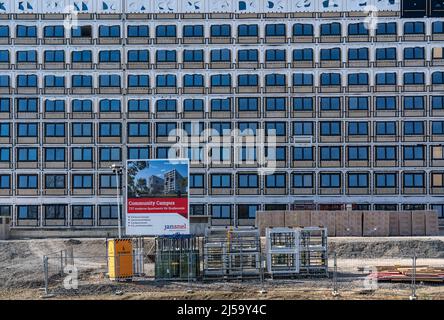 Cantiere del Campus comunitario, qui 737 appartamenti per studenti, di 20 metri quadrati ciascuno, sono in costruzione, completamente arredati, in construzione modulare Foto Stock