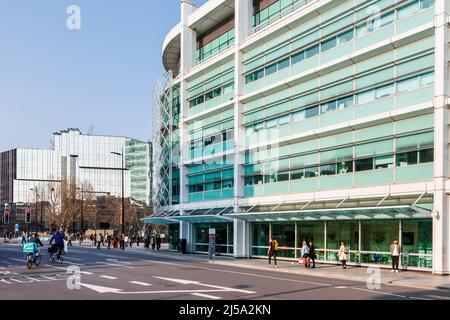 Parte del University College Hospital in Tottenham Court Road, Londra, Regno Unito Foto Stock