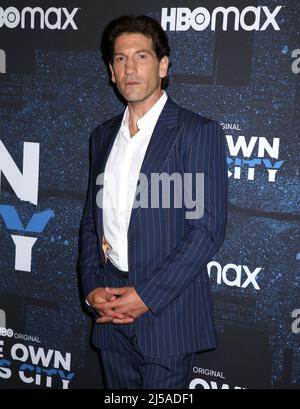 New York, Stati Uniti. 21st Apr 2022. Jon Bernthal ha partecipato alla prima di HBO 'We Own This City' tenutasi a Times Center il 21 aprile 2022 a New York City, NY ©Steven Bergman/AFF-USA.COM Credit: AFF/Alamy Live News Foto Stock