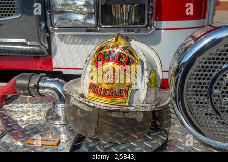 Wellesley città antico casco capo fuoco a Wellesley Vigili del fuoco, città di Wellesley, Massachusetts ma, Stati Uniti. Foto Stock