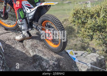 Merida, Spagna - 10th aprile 2022: Prova motociclistica Extremadura Championship. PROD su Rock Foto Stock