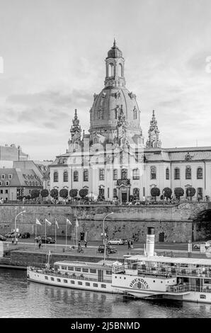 Immagine in bianco nero della Cattedrale Frauenkirche di Dresda, Sassonia, Germania Foto Stock