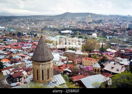 Georgia/Tbilisi: Paesaggio urbano con Rike Park Foto Stock