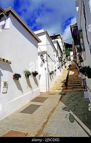 Mijas imbiancò le strade intorno alla Calle de Pilar Malaga Spagna nel primo mattino pace e tranquillità Foto Stock