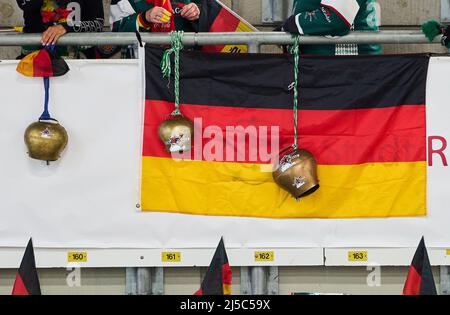 Rosenheim, Germania. 21st Apr 2022. TIFOSI DEB alla partita GERMANIA - SVIZZERA 4-2 amichevole DEB ICE HOCKEY, Campionato del mondo 2022 preparazione a Rosenheim Germania, April21, 2022, Stagione 2021/2022, Schweiz, © Peter Schatz / Alamy Live News Credit: Peter Schatz/Alamy Live News Foto Stock