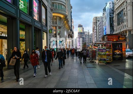 Edificio Gran Via e Carrion a Madrid, Spagna Foto Stock