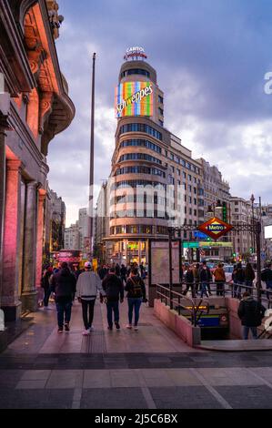 Edificio Gran Via e Carrion a Madrid, Spagna Foto Stock