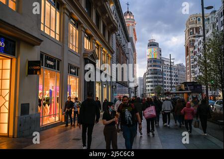 Edificio Gran Via e Carrion a Madrid, Spagna Foto Stock