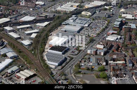 Vista aerea del Beck Retail Park, un centro commerciale a Wakefield, West Yorkshire Foto Stock