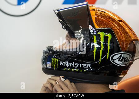 Assen, Paesi Bassi. 22nd Apr 2022. 2022-04-22 10:28:14 ASSEN - Michael van der Mark (NED) nella scatola del piatto BMW durante le prove libere per il campionato del mondo di Superbike al circuito TT Assen. ANP VINCENT JANNINK netherlands OUT - belgium OUT Credit: ANP/Alamy Live News Foto Stock