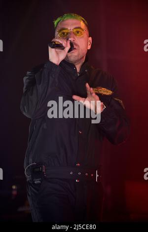 Roma, Italia. 21st Apr 2022. Lo pseudonimo italiano Singer Coez di Silvano Albanese suona l'Atlantico di Roma.Roma, (Italia). Credito del 21th aprile 2022: dpa/Alamy Live News Foto Stock