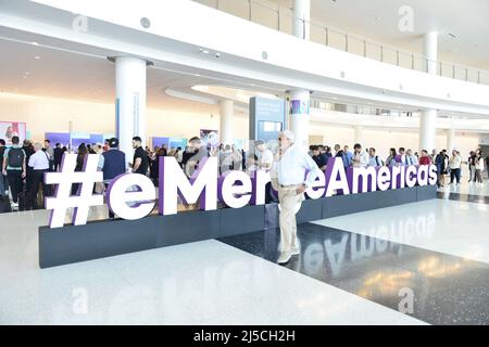 MIAMI BEACH, Florida - APRILE 18: Atmosfera durante emerge Americas 2022 al Miami Beach Convention Center il 18 Aprile 2022 a Miami Beach, Florida. Credito: MPI10 / MediaPunch Foto Stock