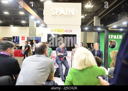 MIAMI BEACH, Florida - APRILE 18: Atmosfera durante emerge Americas 2022 al Miami Beach Convention Center il 18 Aprile 2022 a Miami Beach, Florida. Credito: MPI10 / MediaPunch Foto Stock