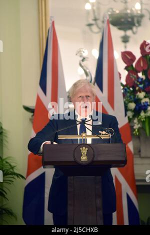 New Delhi, India. 22nd Apr 2022. Il primo ministro britannico Boris Johnson parla alla Hyderabad House. Boris Johnson è in visita di due giorni in India. (Foto di Sondeep Shankar/Pacific Press) Credit: Pacific Press Media Production Corp./Alamy Live News Foto Stock