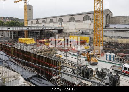 Stoccarda, DEU, 02.10.2020 - il sito di costruzione della futura stazione della metropolitana del progetto ferroviario Stuttgart 21 presso la vecchia stazione ferroviaria. Il progetto ferroviario Stuttgart 21 è più controverso di qualsiasi altro progetto di costruzione. Il capolinea di Stoccarda è quello di diventare una stazione metropolitana. [traduzione automatizzata] Foto Stock