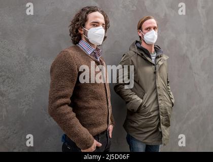 Rochus Rückel (a sinistra) e Frederik Mayet, i due attori di Gesù della Passion Play a Oberammergau, alla cerimonia del bar del 2021 [traduzione automatica] Foto Stock