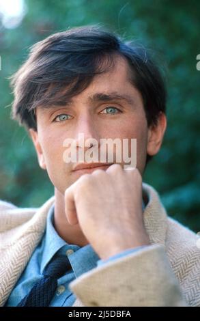 L'attore francese Thierry Lhermitte sul set del film televisivo "la tribu des vieux enfants", diretto da Michel Favart e trasmesso nel 1982. Ottobre 1981 Foto Stock