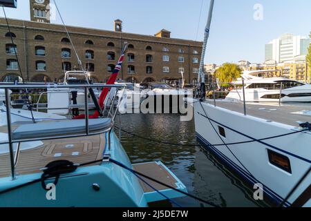 London Luxury afloat, St Katharine Docks London UK Foto Stock