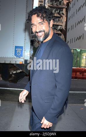 New York, NY, USA. 22nd Apr 2022. Alfonso Herrera al Today Show della NBC per promuovere la nuova stagione di Ozark il 22 aprile 2022 a New York City. Credit: RW/Media Punch/Alamy Live News Foto Stock