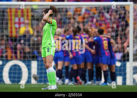 Barcellona, Spagna. 22nd Apr, 2022. Durante la UEFA Womens Champions League, la partita semi-finale tra il FC Barcelona e la VFL Wolsburg ha giocato allo stadio Camp Nou il 22 aprile 2022 a Barcellona, Spagna. (Foto di PRESSINPHOTO) Credit: PRESSINPHOTO AGENZIA SPORTIVA/Alamy Live News Foto Stock