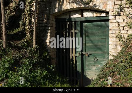 Escursioni attraverso una cantina vicolo in bassa Austria Foto Stock