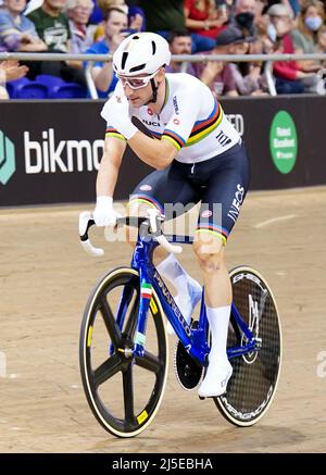 Julian Alaphilippe in Italia, dopo aver vinto l'ultimo giorno di eliminazione Mens della Tissot UCI Track Nations Cup 2022 al Sir Chris Hoy Velodrome di Glasgow. Data foto: Venerdì 22 aprile 2022. Foto Stock