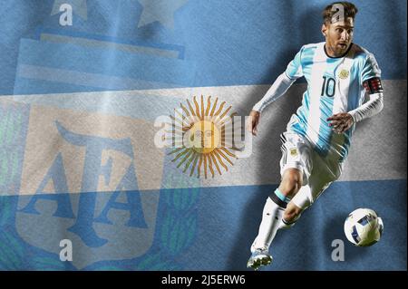 Lionel messi, la bandiera dell'Argentina e lo scudo dell'Associazione del calcio argentino (AFA) Foto Stock