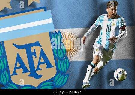 Lionel messi, la bandiera dell'Argentina e lo scudo dell'Associazione del calcio argentino (AFA) Foto Stock