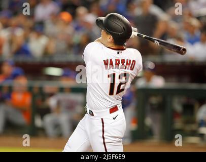 Phoenix, Arizona, Stati Uniti. 22nd Apr 2022. Daulton Varsho (12) dei Diamondbacks Arizona colpisce un homer in fondo al 9th per legare il gioco tra i New York Mets e l'Arizona Diamondbacks a Case Field a Phoenix, Arizona. Michael Cazares/Cal Sport Media. Credit: csm/Alamy Live News Foto Stock