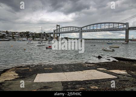 Lo scivolo dall'ex Saltash Ferry a Saltash Passage a Plymouth. Attraverso il Tamar Saltash Waterside era il palcoscenico di atterraggio per l'ex gallina Foto Stock