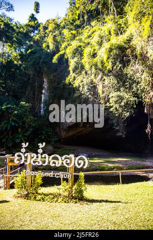 Tham Lod Cave vicino Pai, a Mae Hong Son, Thailandia Foto Stock