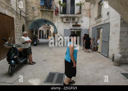 Bari, Italia 11/07/2005: Città vecchia - centro storico. © Andrea Sabbadini Foto Stock