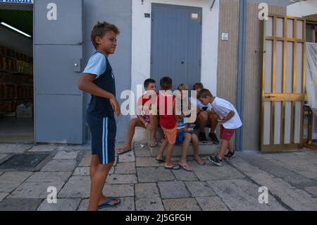 Bari, Italia 11/07/2005: Città vecchia - centro storico. © Andrea Sabbadini Foto Stock