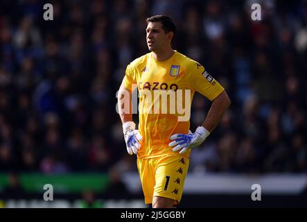 Il portiere di Aston Villa Emiliano Martinez durante la partita della Premier League al King Power Stadium di Leicester. Data foto: Sabato 23 aprile 2022. Foto Stock