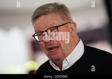 Formula 1 Management Amministratore Delegato Ross Brawn dopo la gara sprint del Gran Premio d'Emilia Romagna sul circuito Autodromo Internazionale Enzo e Dino Ferrari in Italia, meglio noto come Imola. Data foto: Sabato 23 aprile 2022. Foto Stock