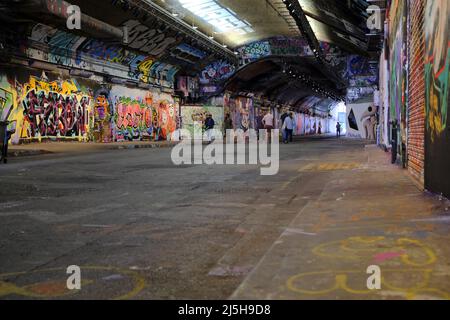 Londra, UK - Settembre 2021: Leake Street Arches, arte di strada graffiti legali a Londra Foto Stock